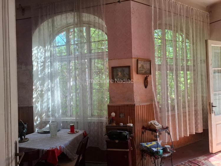 Casă mare cu spațiu comercial pe colț in Nadlac - 9