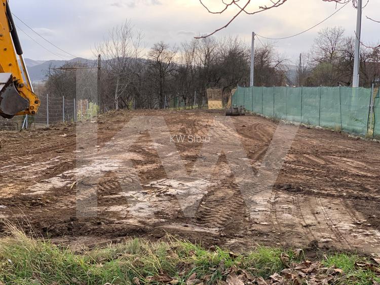 Teren Intravilan de vanzare -Tropinii Rasinari 565 mp - 18