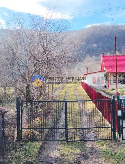 TEREN  intravilan comuna  TARCAU - STRAJA - 9