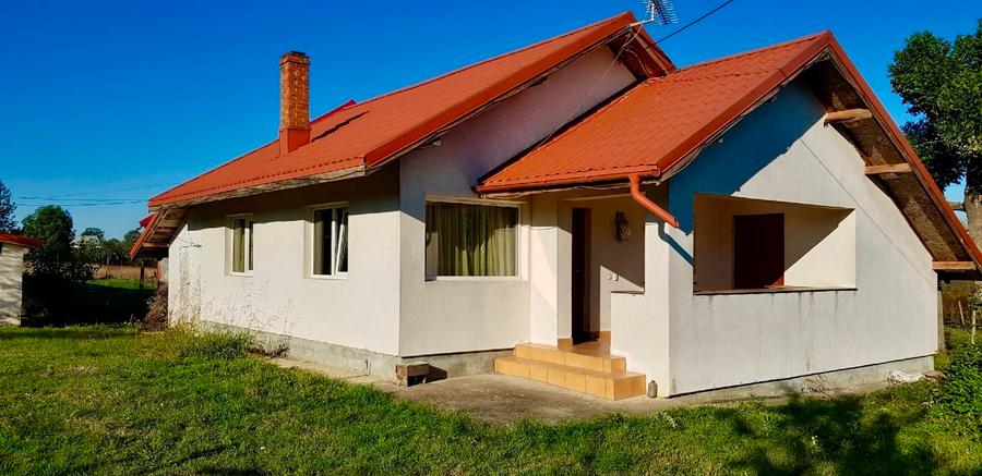 Casa si teren de vanzare (6000 mp)
