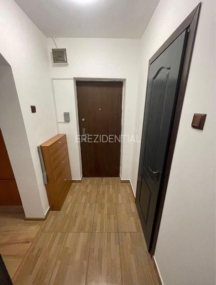 Apartament 3 camere- semidecomandat-zona Panduri - 4