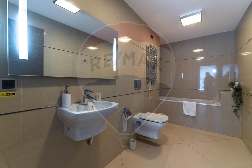 Apartament cu 4 camere de vânzare