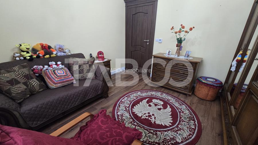 Casa individuala de vanzare 10 camere 691mp teren si garaj zona Lupeni - 8
