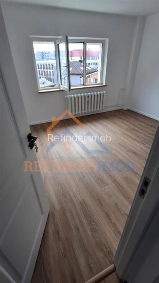 Apartament de vanzare cu 3 camere, zona Nerva Traian - 3