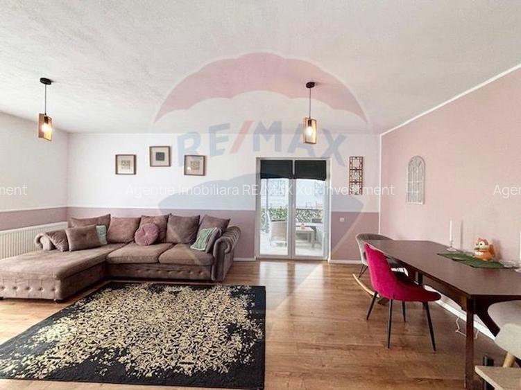 Casa moderna de vanzare in Bavaria Park cu priveliste la muntii Fagars - 5