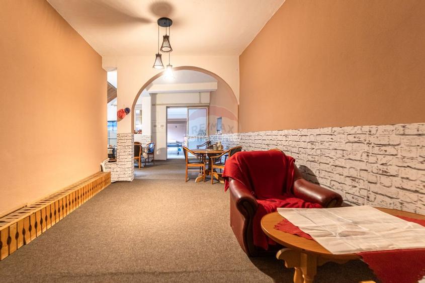 Casă / Vilă cu 20 camere de vânzare în Timisu de Jos, DN1, Brasov - 47