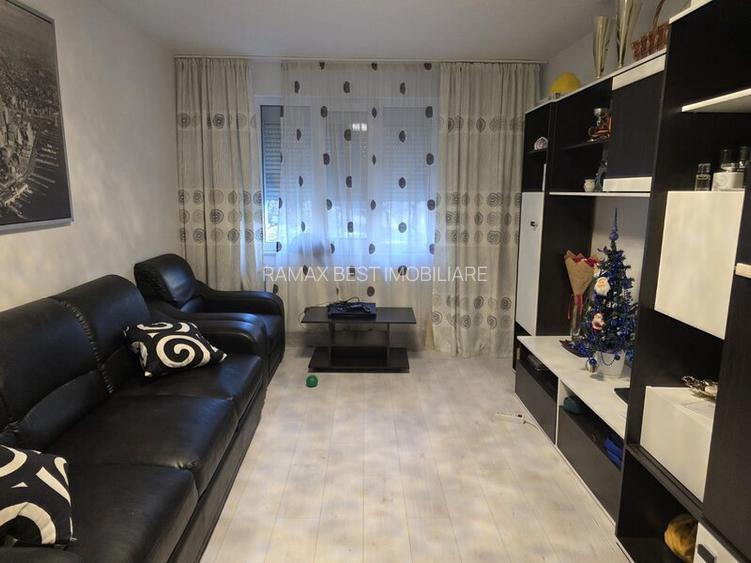 ramnicu valcea-2 camere-bloc 1982 - 3