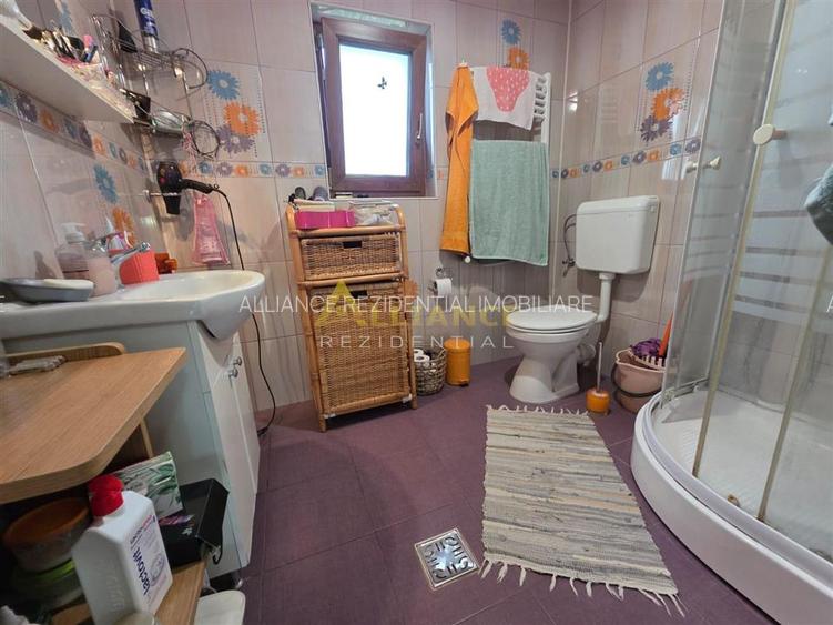 Vila cu 4 .camere 3. bai --249 mp utili - teren 881mp - 27