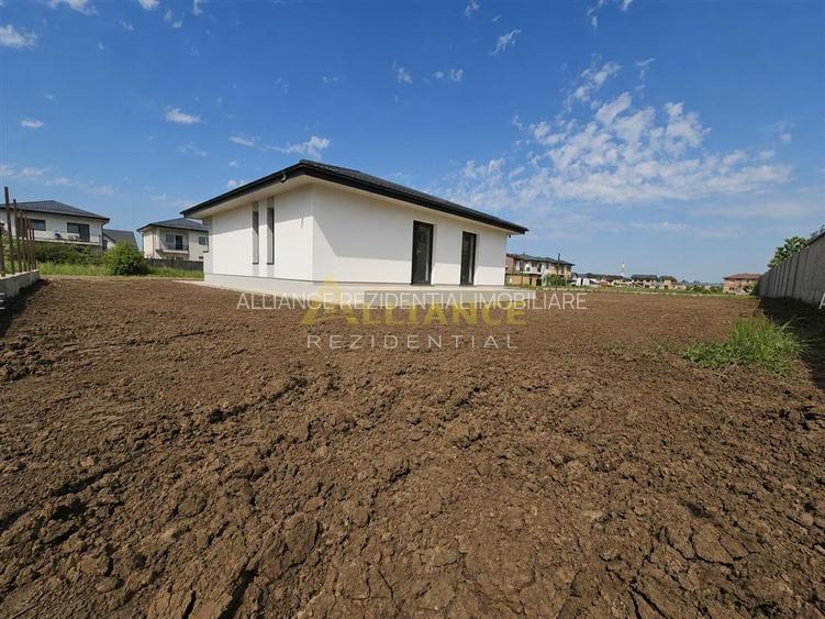 Casa parter- 4 camere- 600m de autobuz- 2km de metrou-pod-beci - 5