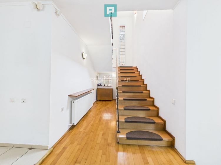 Casă spațioasă în Popești-Leordeni - 2