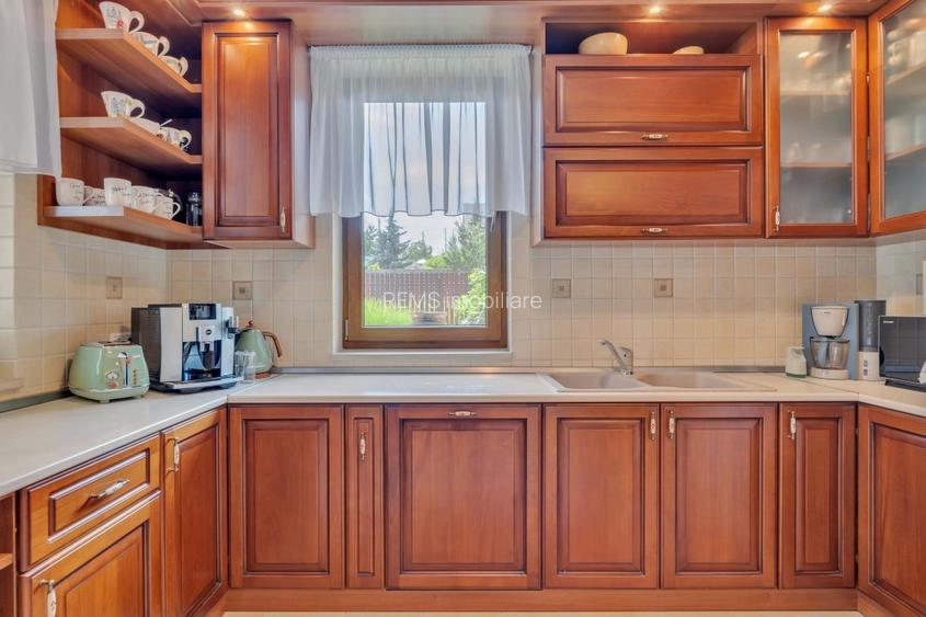 Vila superba, in stil mediteranean, strada privata - 16