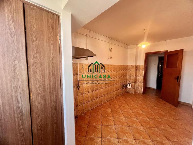 Apartament cu 3 camere  de vânzare – Calea lui Traian - Zona Nord - 3