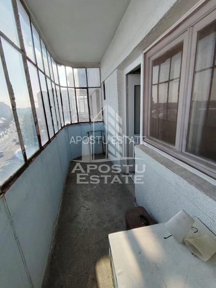 Apartament cu 3 camere, 2 bai,2 balcoane, etaj intermediar,Iuliu Maniu - 10