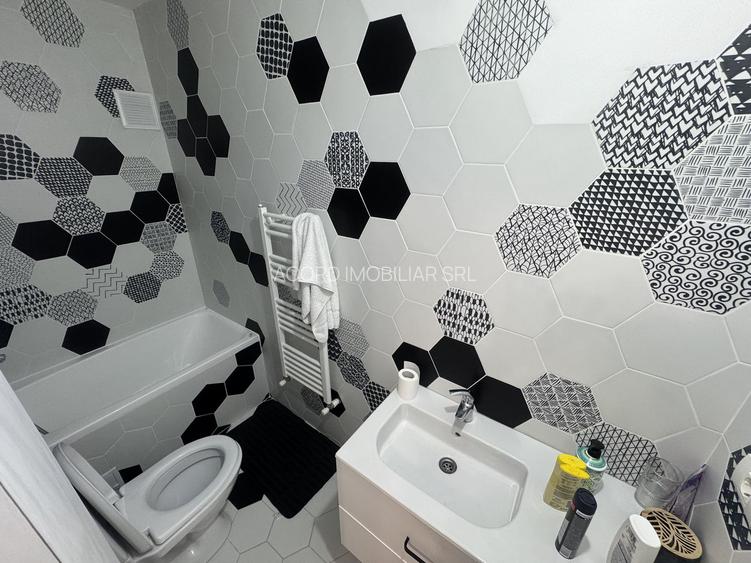 Apartament 3 camere zona Faleza Nord Renovat Total cu Centrala - 9