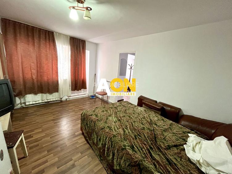 Apartament cu 2 Camere, Zona Cetate - 2