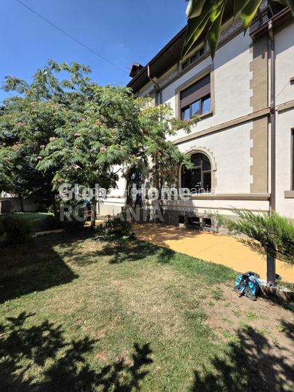 Cismigiu Garden | Office Interbelic Villa - 12 Rooms - 637 Land - 441Sqm Surface - 54