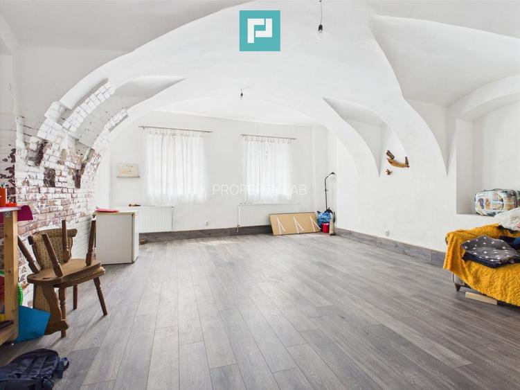 Casă cu 6 camere în zona Central - 15