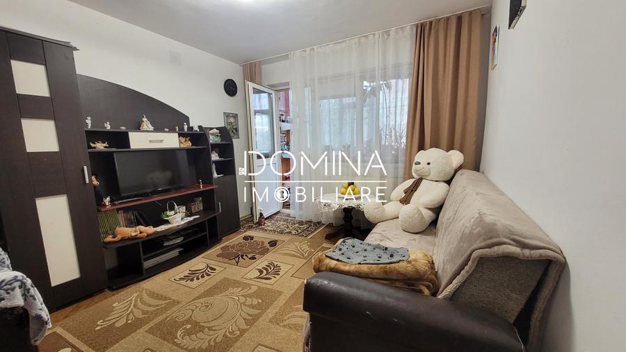 Vânzare apartament 4 camere, etajul 1, strada Nicolae Titulescu