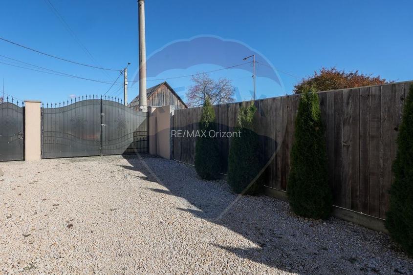 Casă mobiliata si utilata, 2389 mp teren, Sanpetru - 5