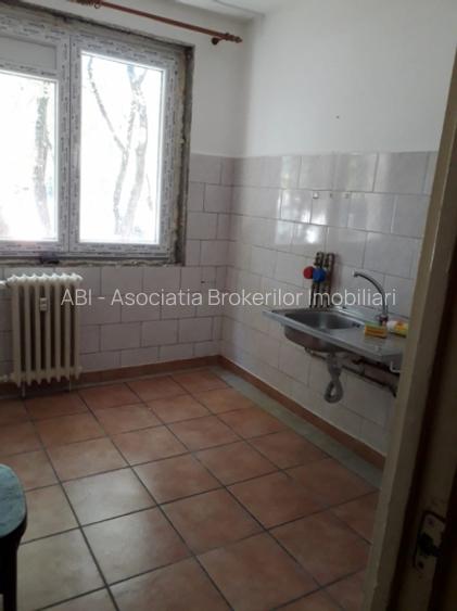 Brancoveanu, Berceni, Lamotesti, Luica,, decomandat, bucatarie patrata - 3
