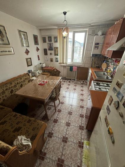 De închiriat apartament spațios – zona Precista - 3