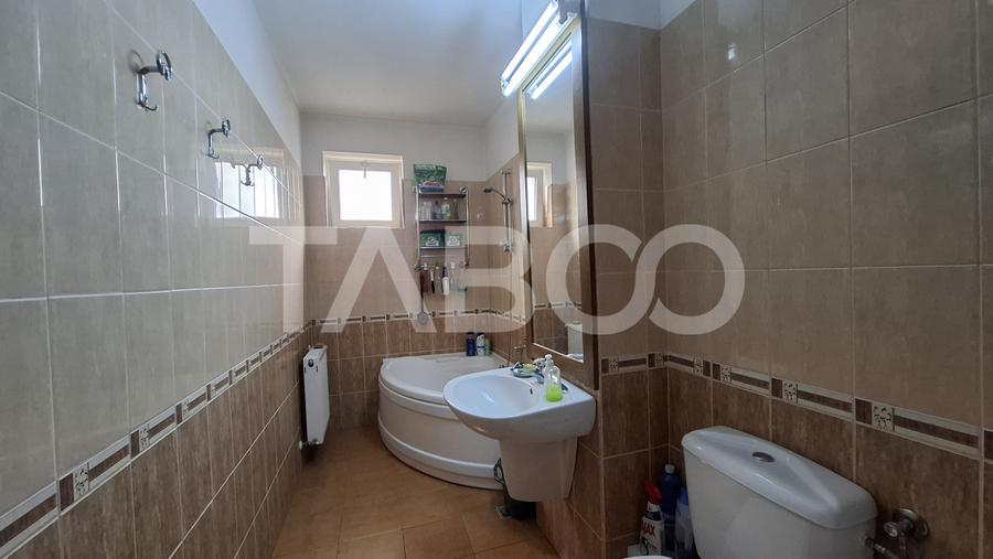 Apartament de vanzare 2 camere decomandat 62 mp zona Siretului Sibiu