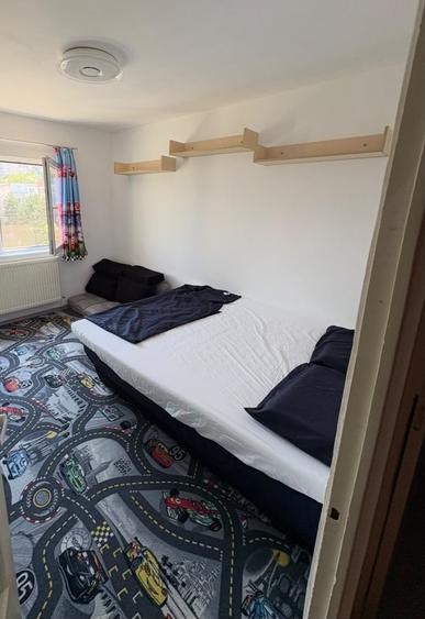Apartament renovat 4 camere, 2 balcoane, cartier Plopilor!