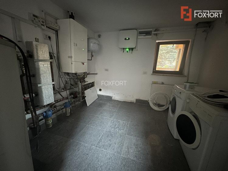 Casa individuala cu 10 camere si piscina, in Dumbravita - ID V5614 - 39