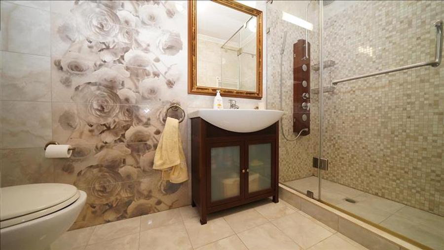Apartament cu 3 camere, terasa generoasa si doua locuri de parcare, Ared
