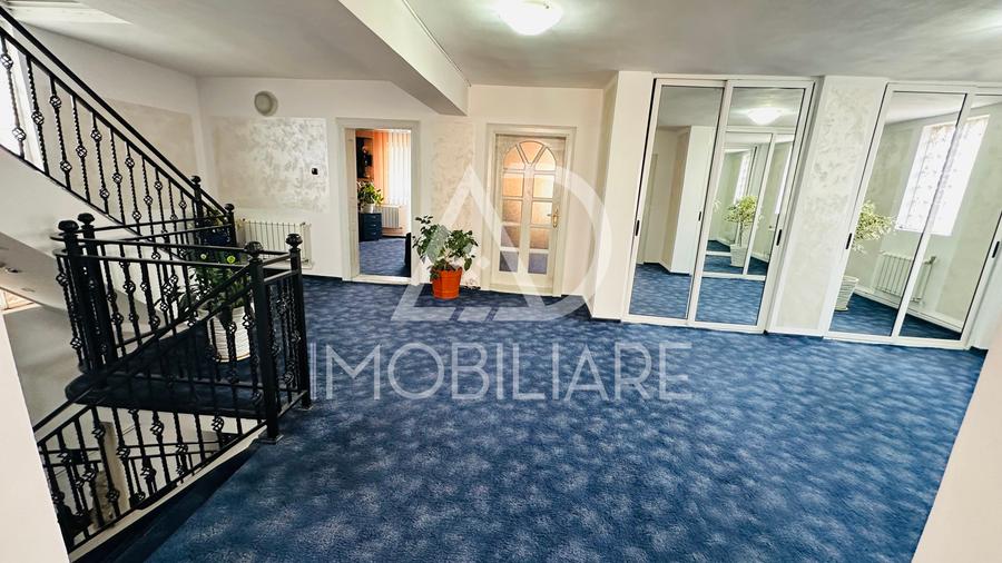 Vânzare vilă spațioasă în Târgu-Jiu , Bld Ecaterina Teodoriu