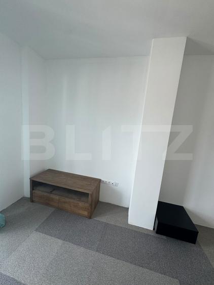 Apartament 2 camere, 63 mp, semidecomandat, zona Teilor