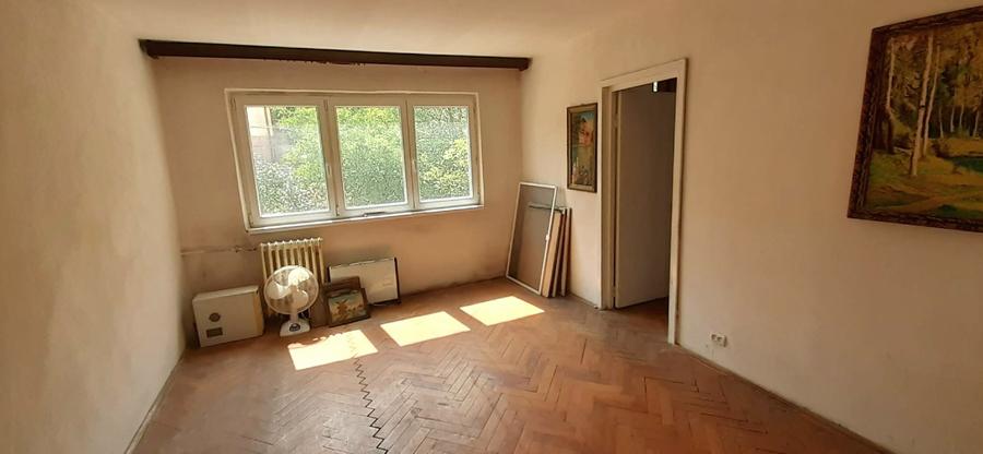 Vand apartament 3 camere in Moroasa 2