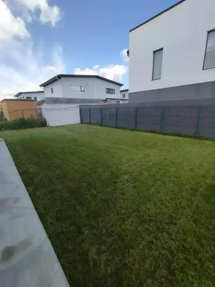 Vila 4 Camere P+1De Vanzare | Individuala Complex Rezidential | Curte