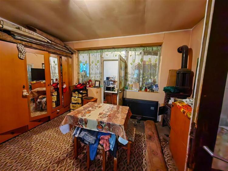 Casa cu 2 camere si anexe in Simand cu teren de 1465 mp