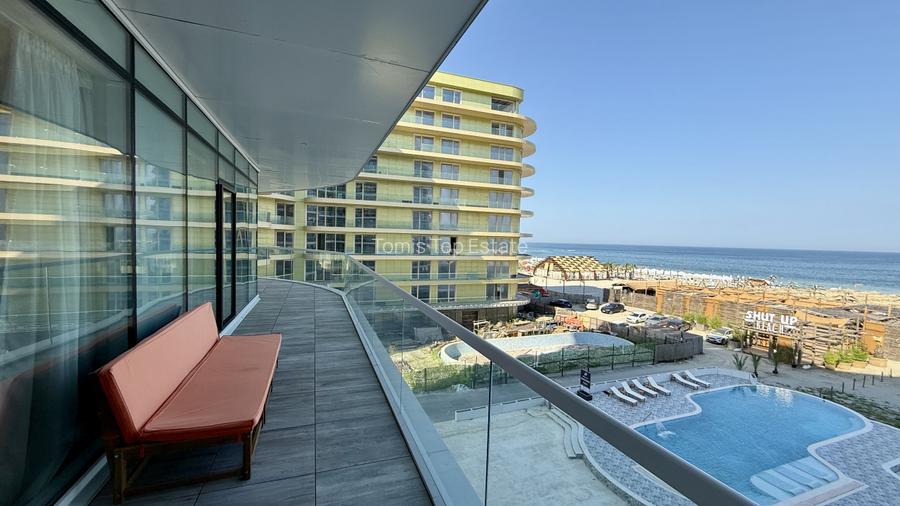 Apartament cu 3 camere direct in prima linie la mare White Sea