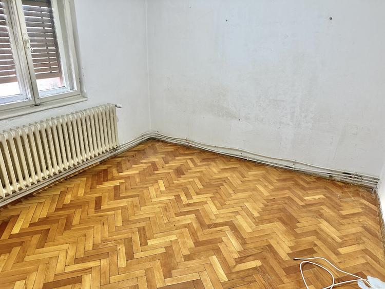 APARTAMENT 2 CAMERE I CETATE ZONA CLOSCA I NERENOVAT I BLOC CARAMIDA I