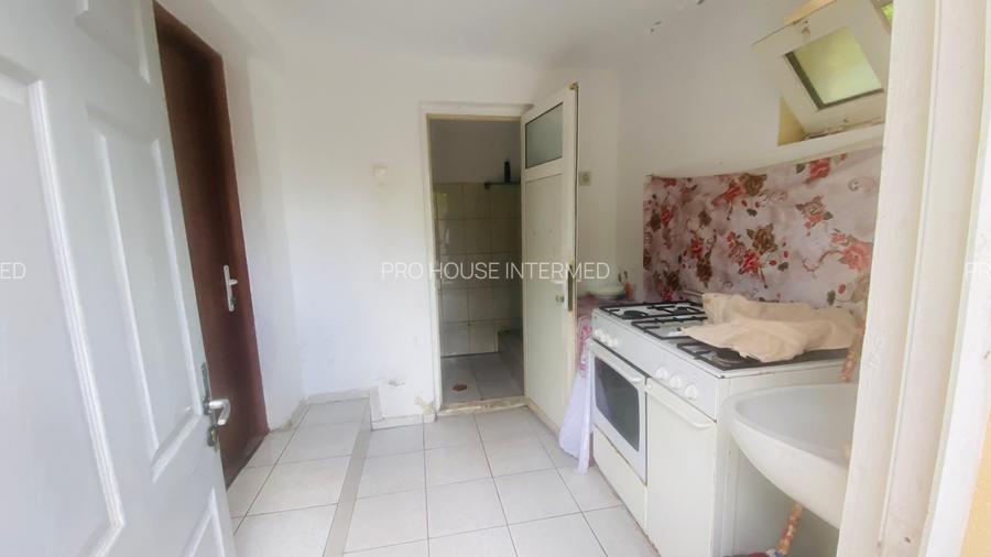 Km 5 - casa 4 camere , teren 250 mp - 4