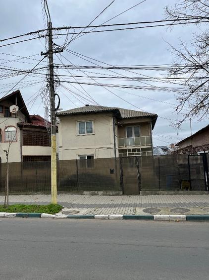 Vila de vanzare Techirgiol central, renovabila cu potential turistic