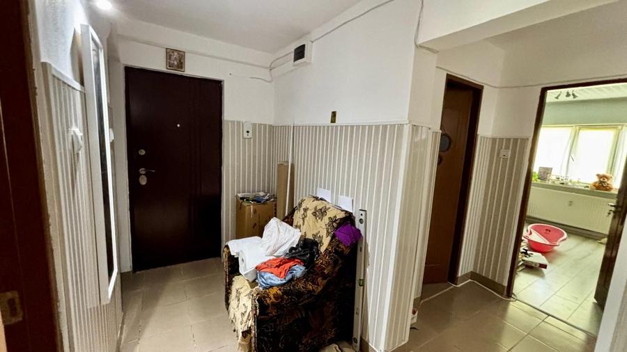 VANZARE APARTAMENT 3 CAMERE - DECOMANDAT - 2 BAI MIHAI BRAVU, PLOIESTI