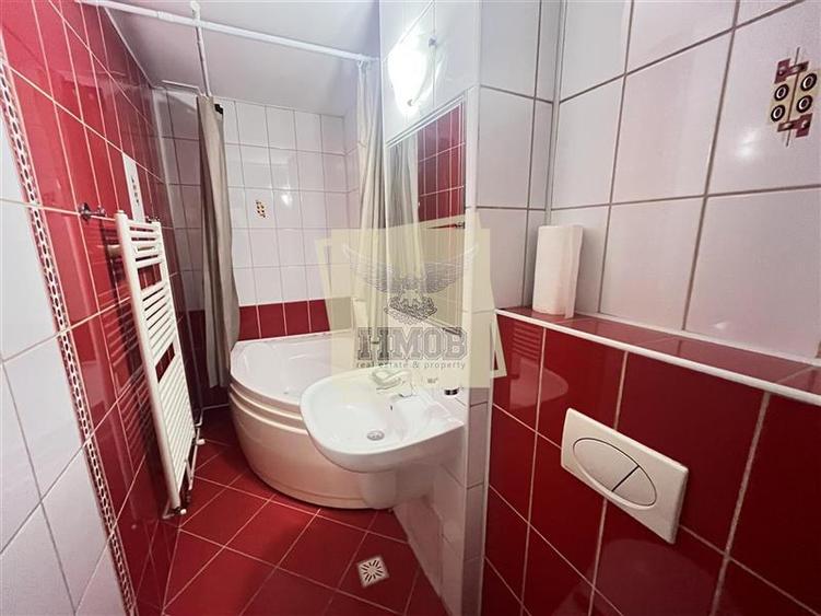 Apartament 3 camere 2 bai balcon si pivnita zona Terezian