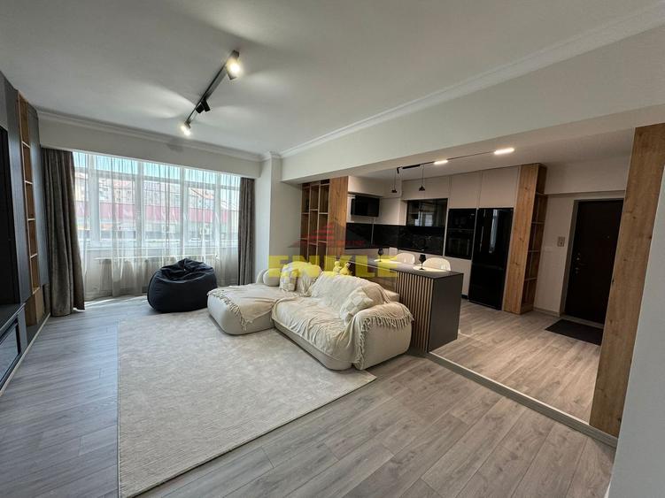 De vânzare – Apartament 4 camere, 102 mp, zona Bazar