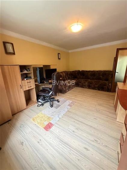 Vanzare apartament 2 camere decomandat, etaj 1, intrare Racadau - 12