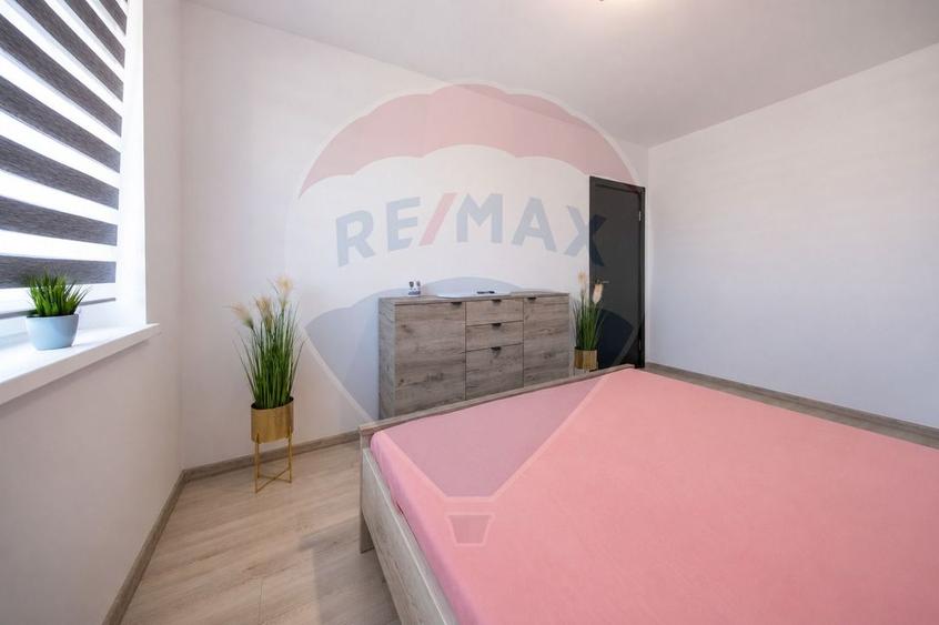 Apartament cu 2 camere de vânzare cu loc de parcare, Subcetate