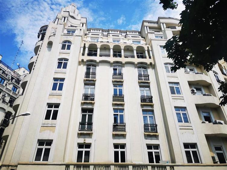 Union International Business Center spatii birouri de la 42 mp