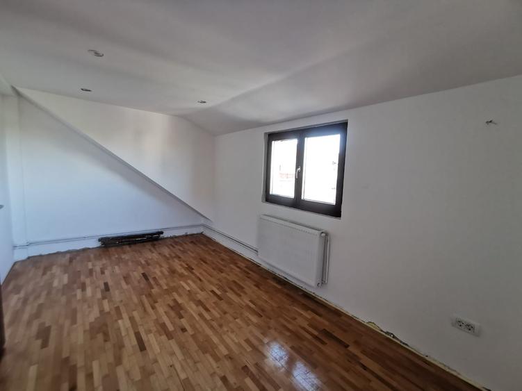 Apartament cu 4 dormitoare,3 bai,garaj propriu- Etaj 3 - Elisabetin