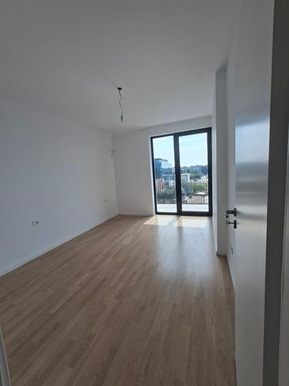 Central, Spatiu pentru Birou, cu parcare