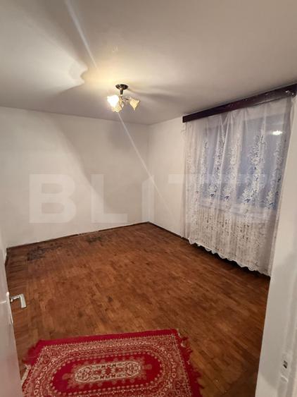 Apartament cu 3 camere, parter, zona Ultracentrala