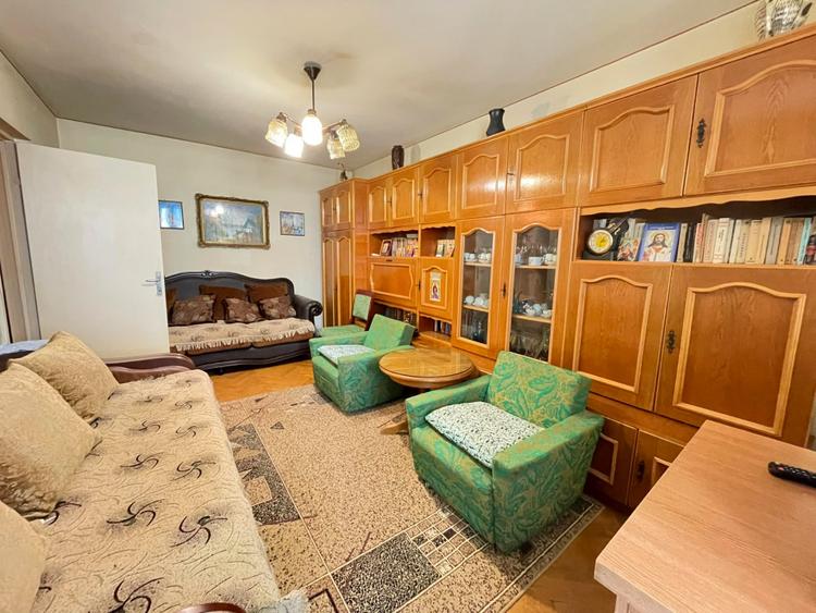 Apartament 2 camere-Podu Ros-Palas Mall-etaj intermediar