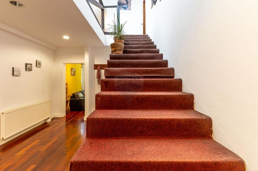 Casă / Vilă cu 6 camere de închiriat, tip estate, 0% comision