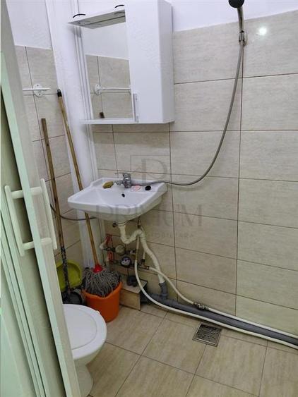 COMPLEX - AP 1 CAMERA - mobilat, utilat, etaj intermediar